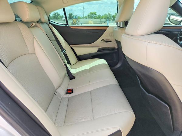 2023 LEXUS ES300 300h Premium — PSRS