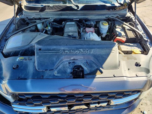 2022 RAM 2500 Big Horn, Lone Star — Engine bay