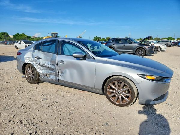 2020 MAZDA 3