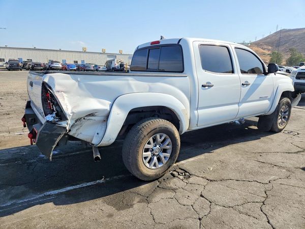 2015 TOYOTA TACOMA