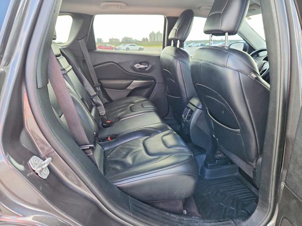 2019 JEEP CHEROKEE LIMITED FWD
