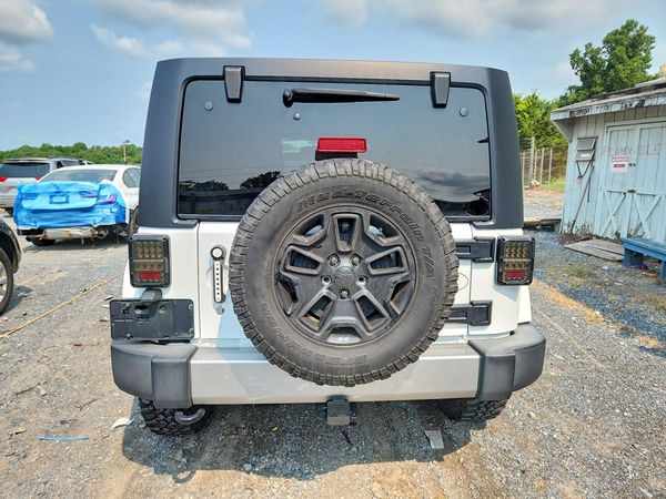 2016 JEEP WRANGLER UNLIMITED SAHARA 4X4
