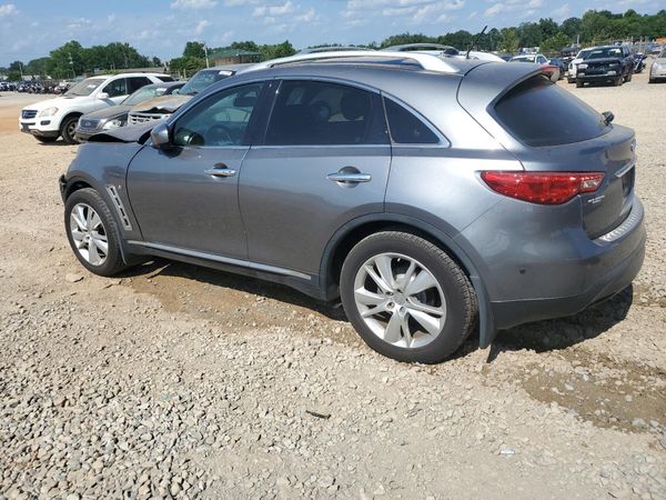 2015 INFINITI QX70