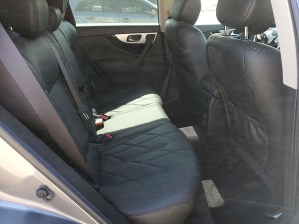 2015 INFINITI QX70
