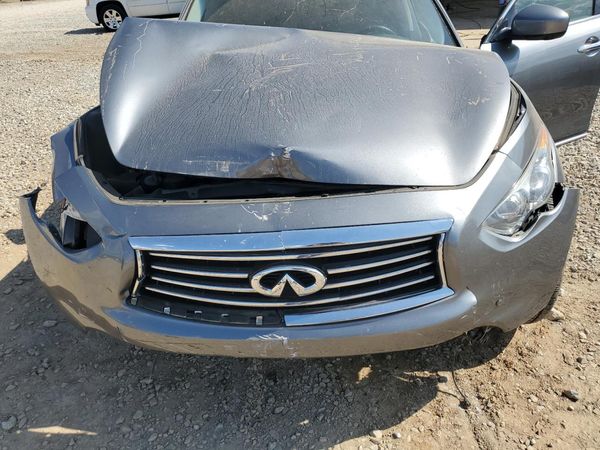 2015 INFINITI QX70