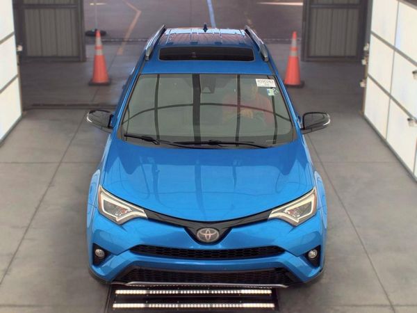 2017 TOYOTA RAV4 SE