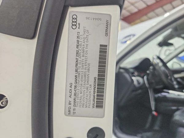 2017 AUDI A4 quattro Premium