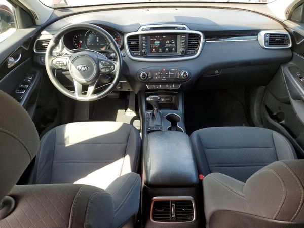 2017 KIA SORENTO L, LX
