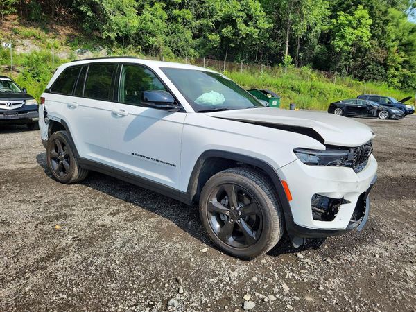 2024 JEEP GRAND CHEROKEE Laredo