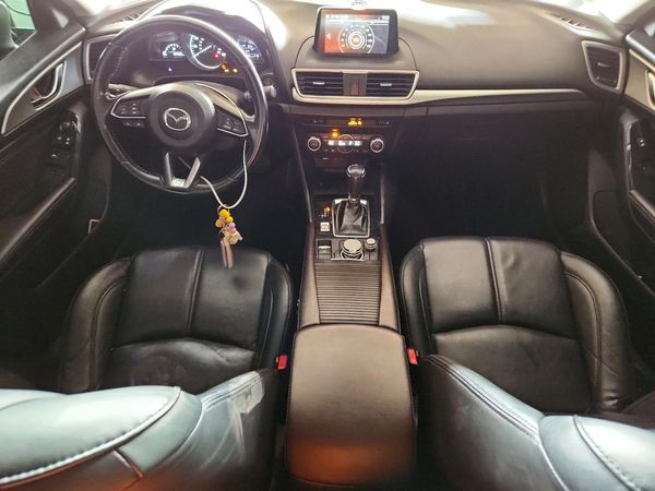 2018 MAZDA 3