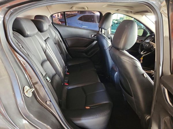 2018 MAZDA 3