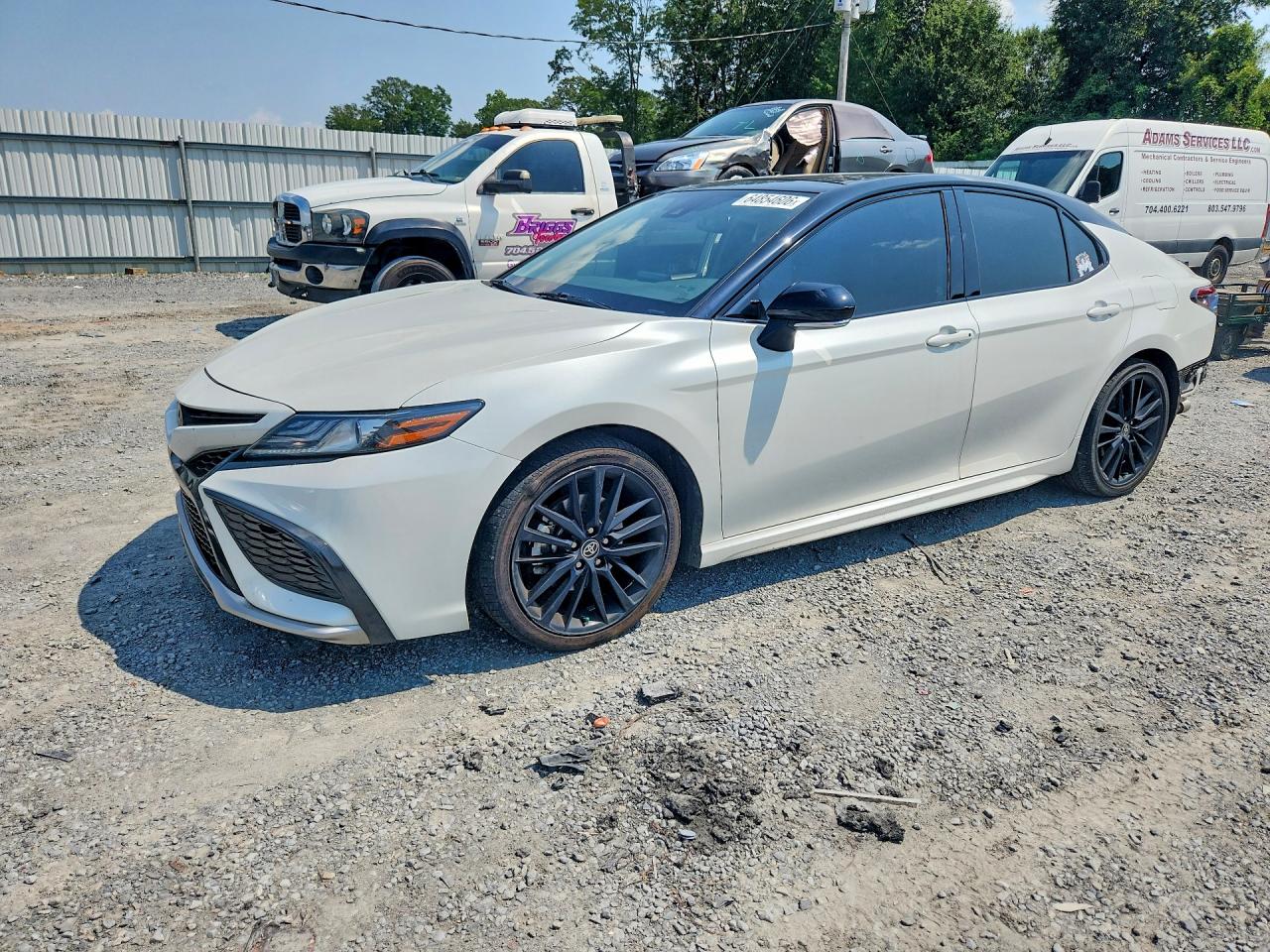2022 TOYOTA CAMRY XSE