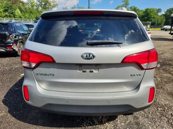 2015 KIA SORENTO GLS