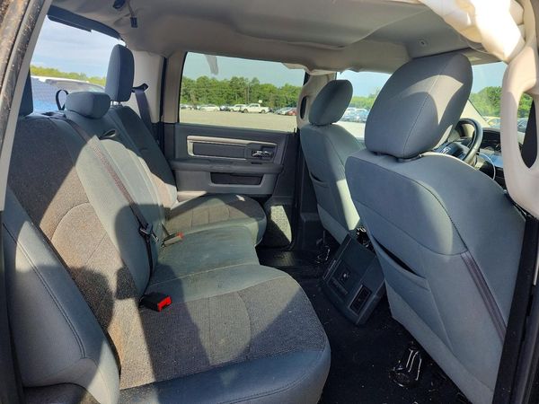 2017 RAM 1500 SLT CREW CAB 4X4