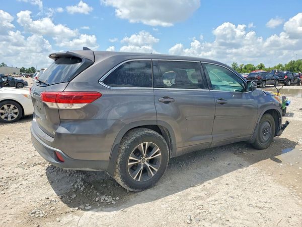 2018 TOYOTA HIGHLANDER