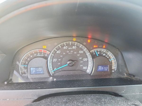 2014 TOYOTA CAMRY