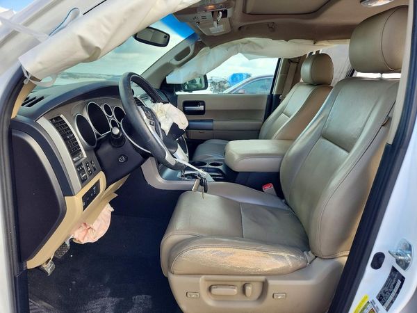 2016 TOYOTA SEQUOIA