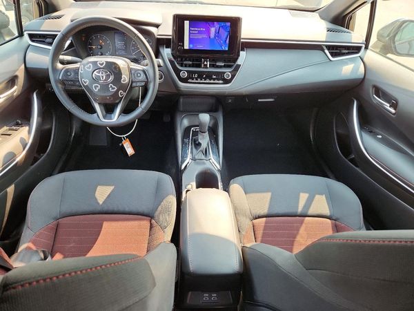 2025 TOYOTA COROLLA SE