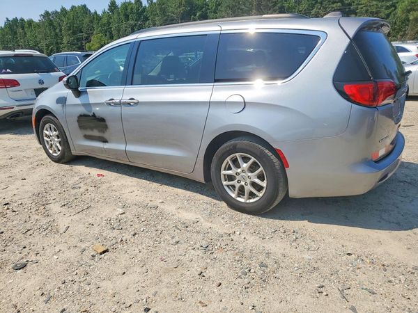 2021 CHRYSLER VOYAGER