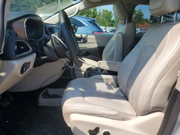2021 CHRYSLER VOYAGER