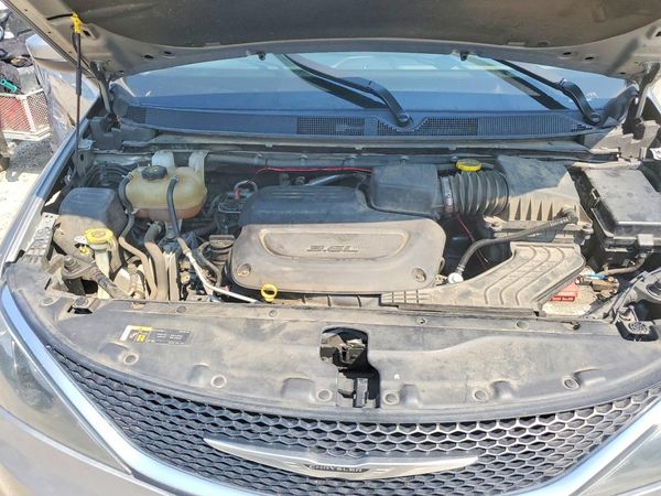 2021 CHRYSLER VOYAGER