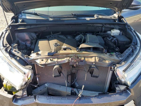 2018 TOYOTA HIGHLANDER SE/XLE