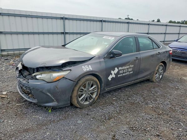 2017 TOYOTA CAMRY LE/SE/XLE/XSE — Front 3/4