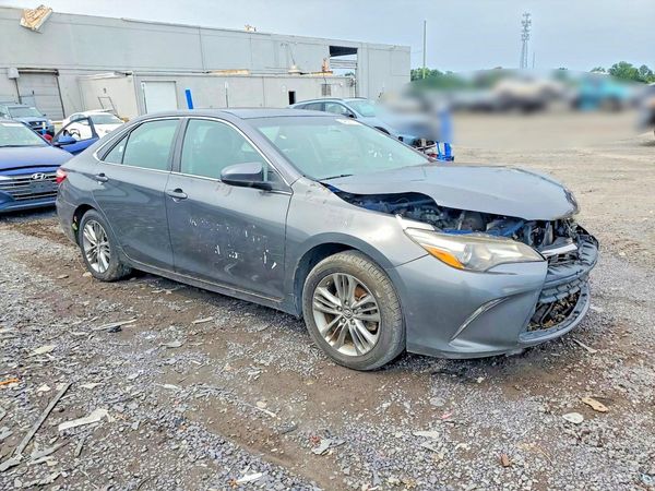 2017 TOYOTA CAMRY LE/SE/XLE/XSE — Passenger 3/4