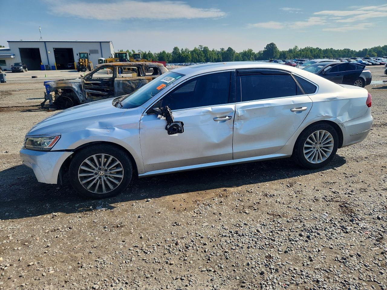 2017 VOLKSWAGEN PASSAT