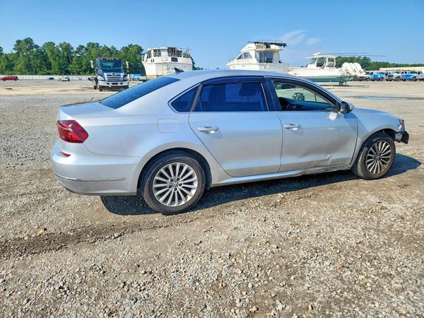 2017 VOLKSWAGEN PASSAT