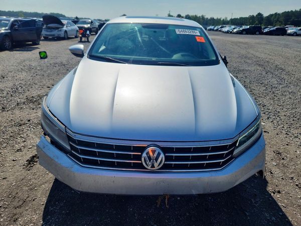 2017 VOLKSWAGEN PASSAT