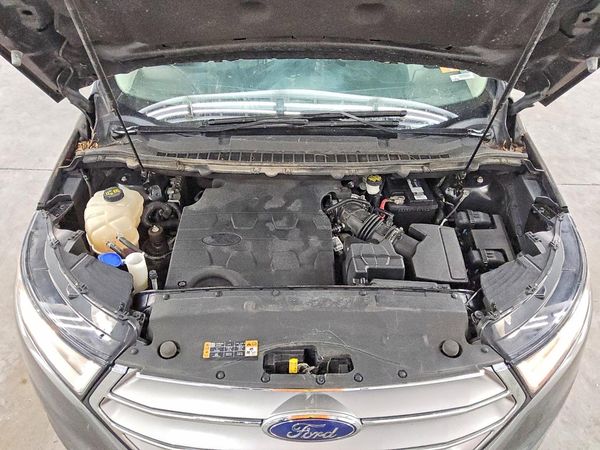 2018 FORD EDGE SEL — Engine bay