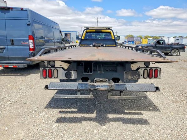 2018 RAM 5500 REG CAB CHASSIS