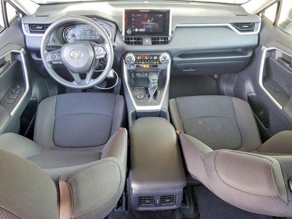 2025 TOYOTA RAV4 LE