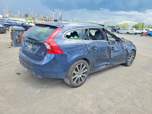2015 VOLVO V60 Premier+ (non R design)