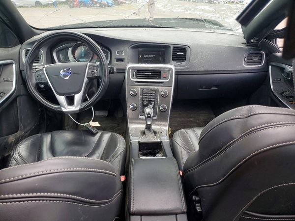 2015 VOLVO V60 Premier+ (non R design)