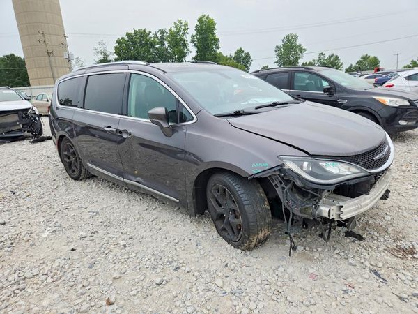 2017 CHRYSLER PACIFICA