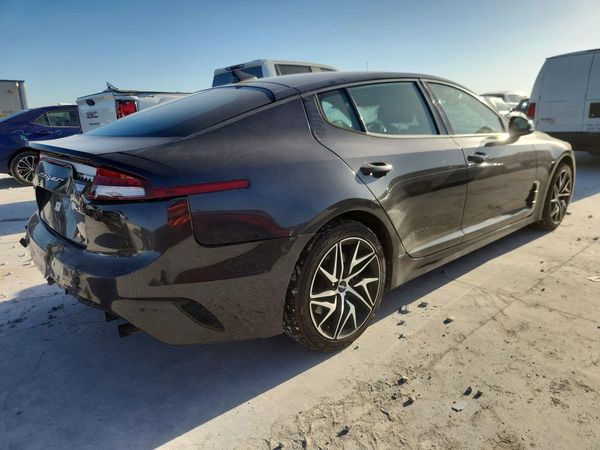 2022 KIA STINGER GT-Line