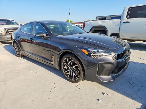 2022 KIA STINGER GT-Line