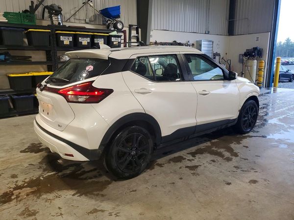 2022 NISSAN KICKS SV