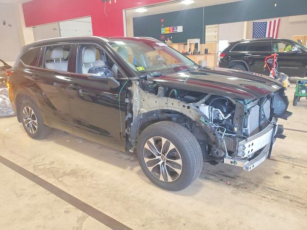 2021 TOYOTA HIGHLANDER