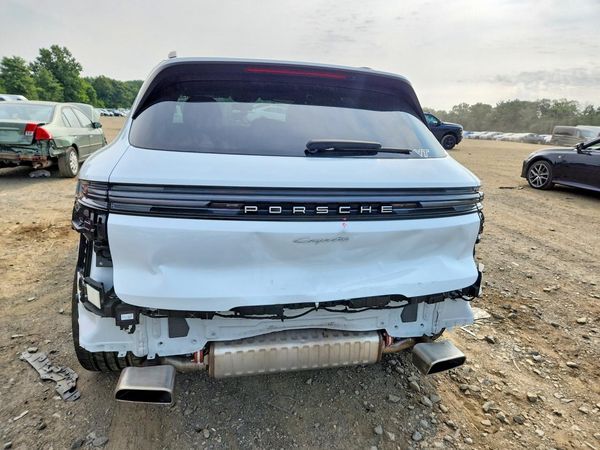 2024 PORSCHE CAYENNE