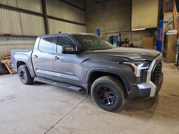 2023 TOYOTA TUNDRA