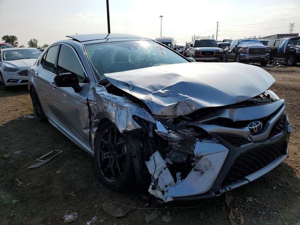 2019 TOYOTA CAMRY XSE — Passenger 3/4