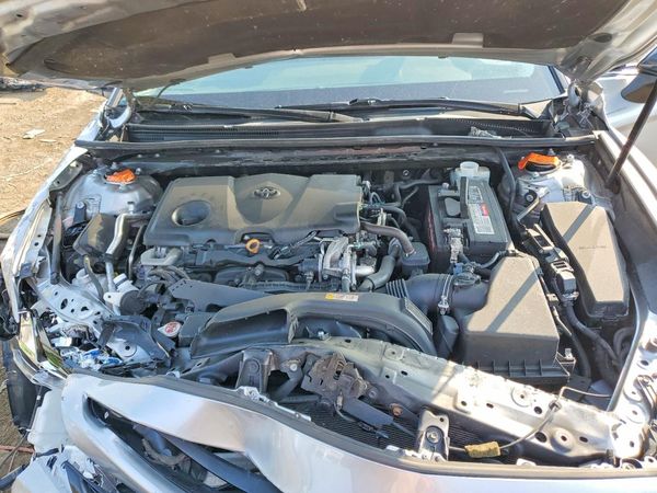 2019 TOYOTA CAMRY XSE — Engine bay