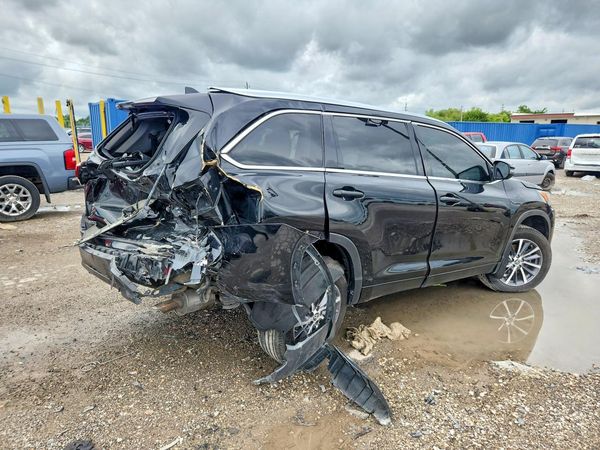2017 TOYOTA HIGHLANDER SE/XLE