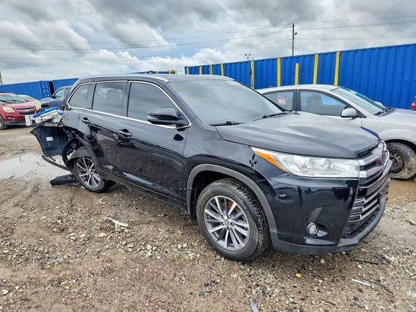 2017 TOYOTA HIGHLANDER SE/XLE