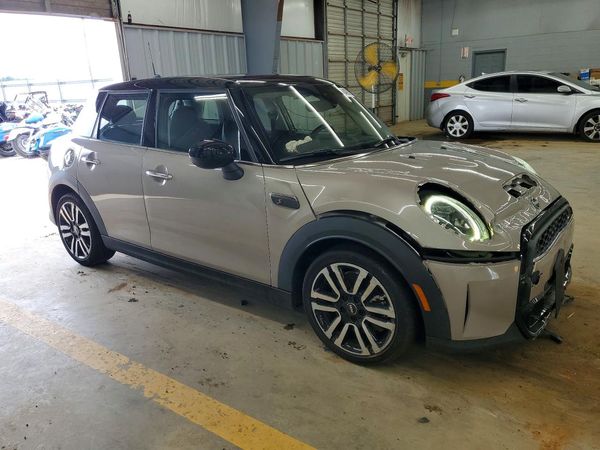 2022 MINI COOPER