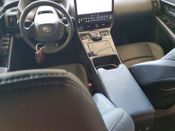 2024 TOYOTA BZ4X