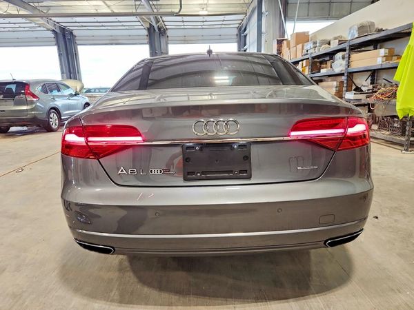 2017 AUDI A8 quattro L